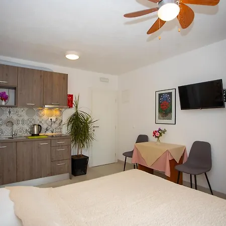 Haus Kovac Gostinjska kuća Tucepi